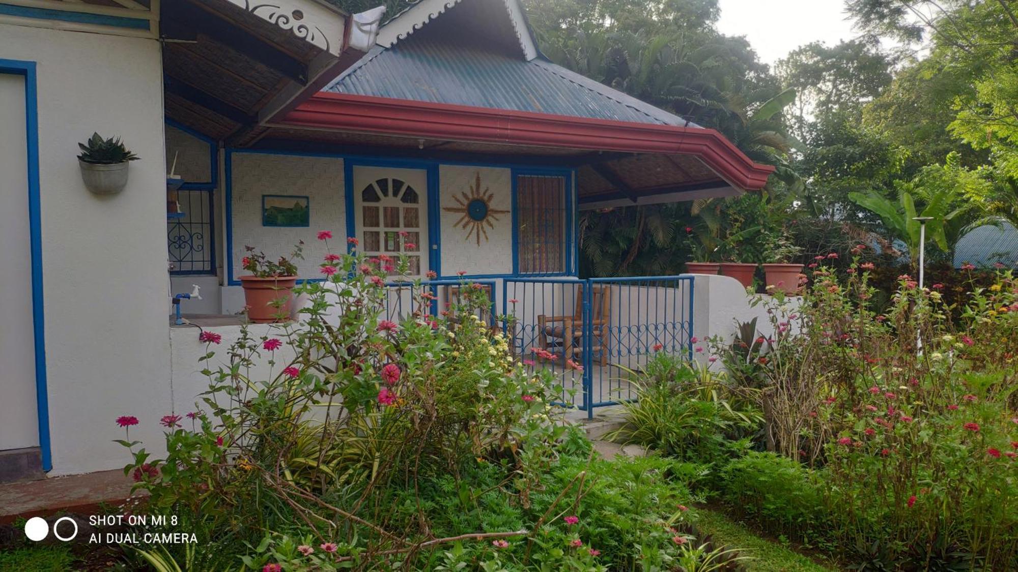 Sun House Rental Mambajao Exterior photo